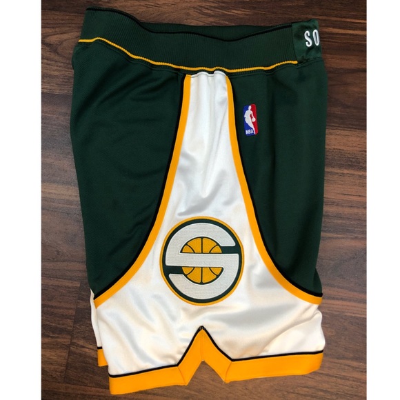 seattle supersonics shorts mitchell and ness